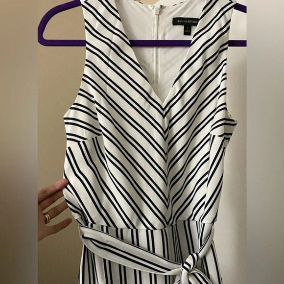 NWOT Banana Republic Wide-Leg Cropped Jumpsuit Size 4 White and Black Striped - Picture 9 of 12